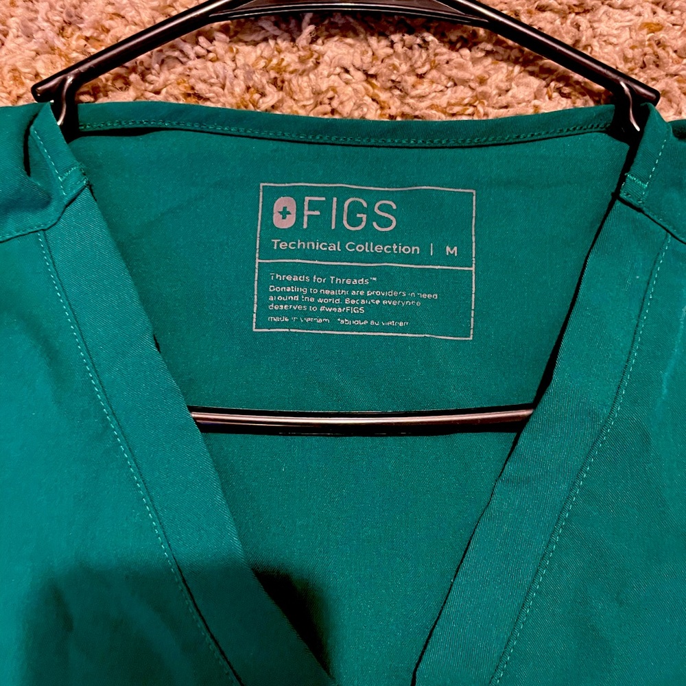 Forest green figs scrub set.
